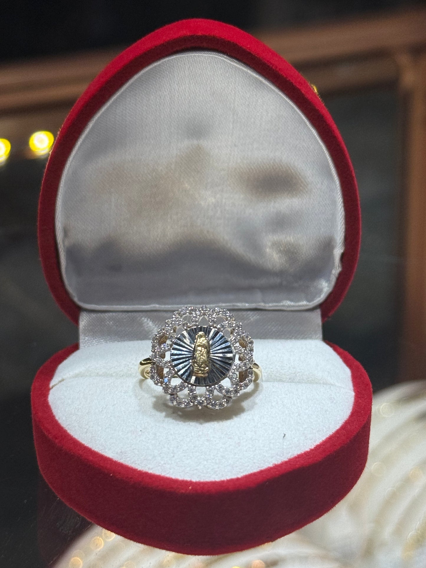 14k Flower Design Round Virgencita Ring