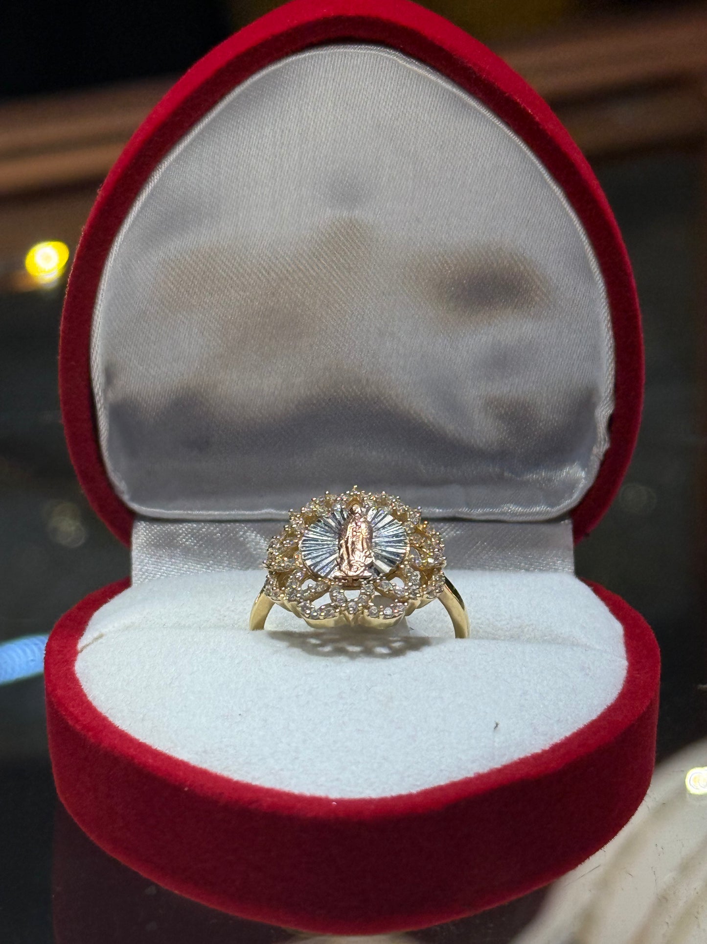 14k Flower Design Round Virgencita Ring