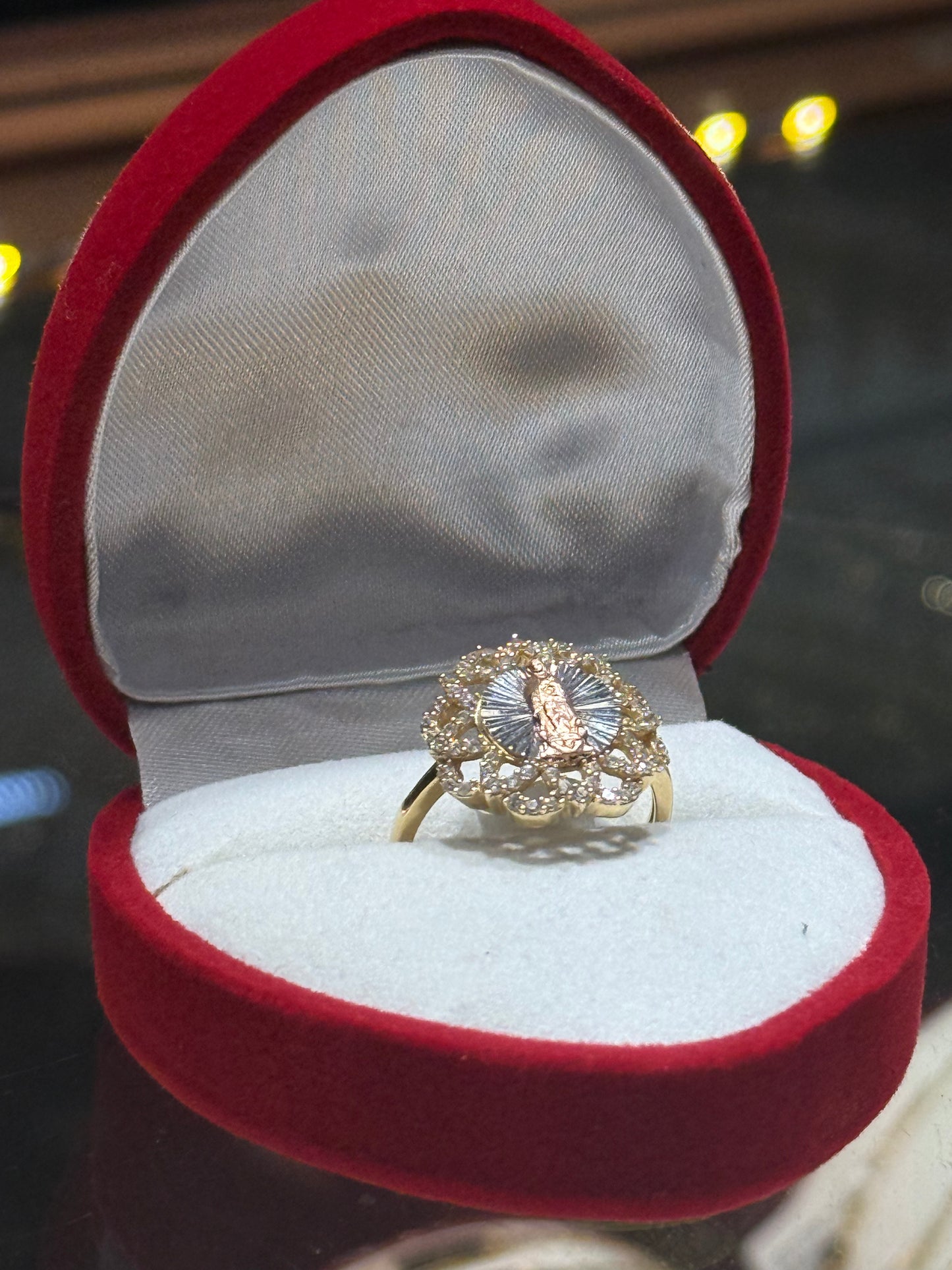 14k Flower Design Round Virgencita Ring