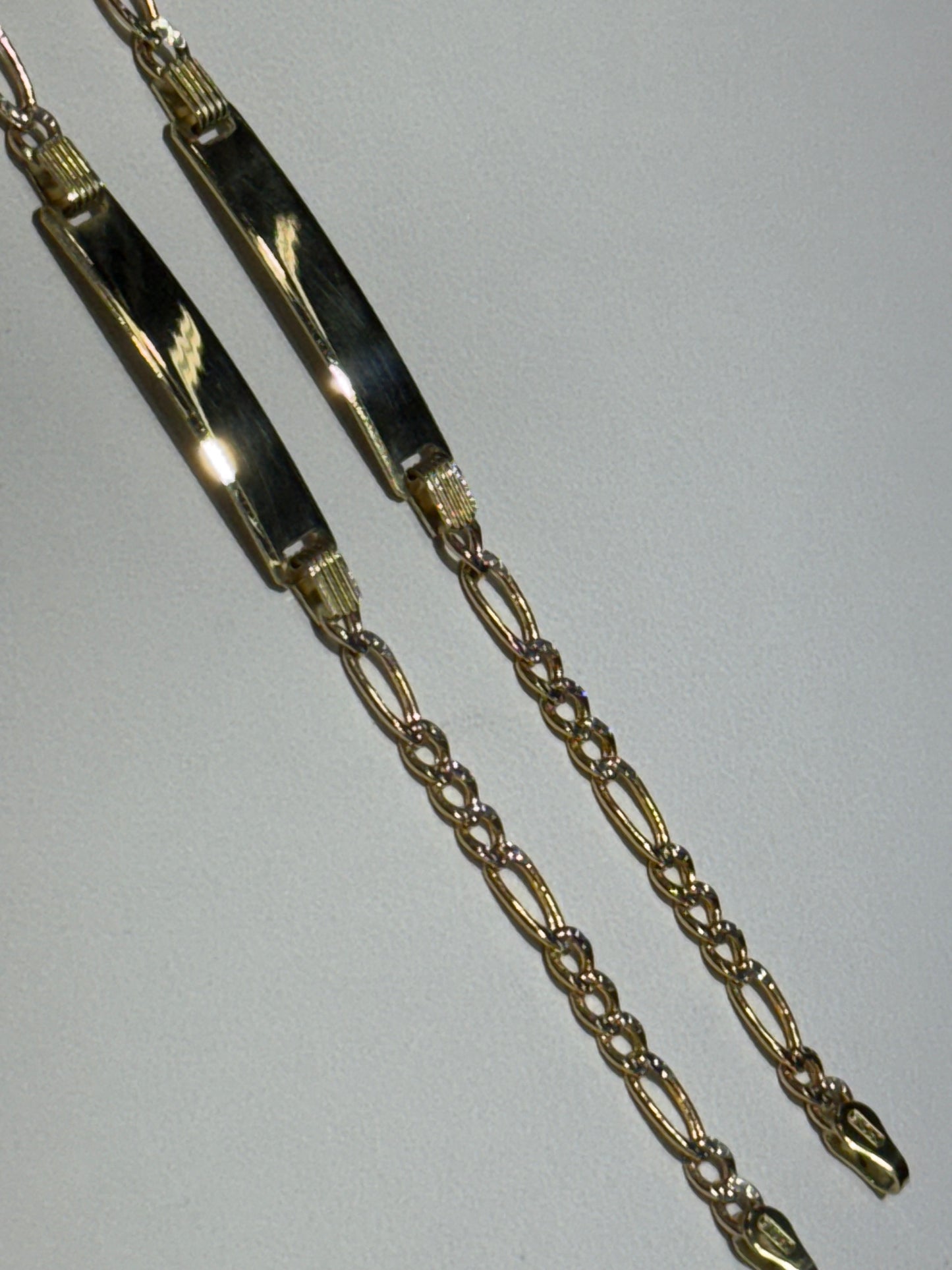 10k Diamond Cut Fígaro ID Bracelet